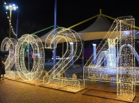  width: 100%; height : 150px
