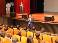  width: 100%; height : 150px